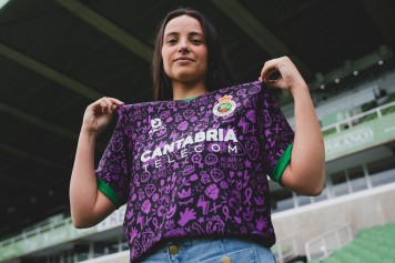 ¡La camiseta especial del Racing de Santander por el #8M ya está rompiendo todo en el barrio!